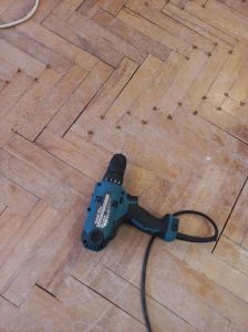 Nawiercanie parkietu